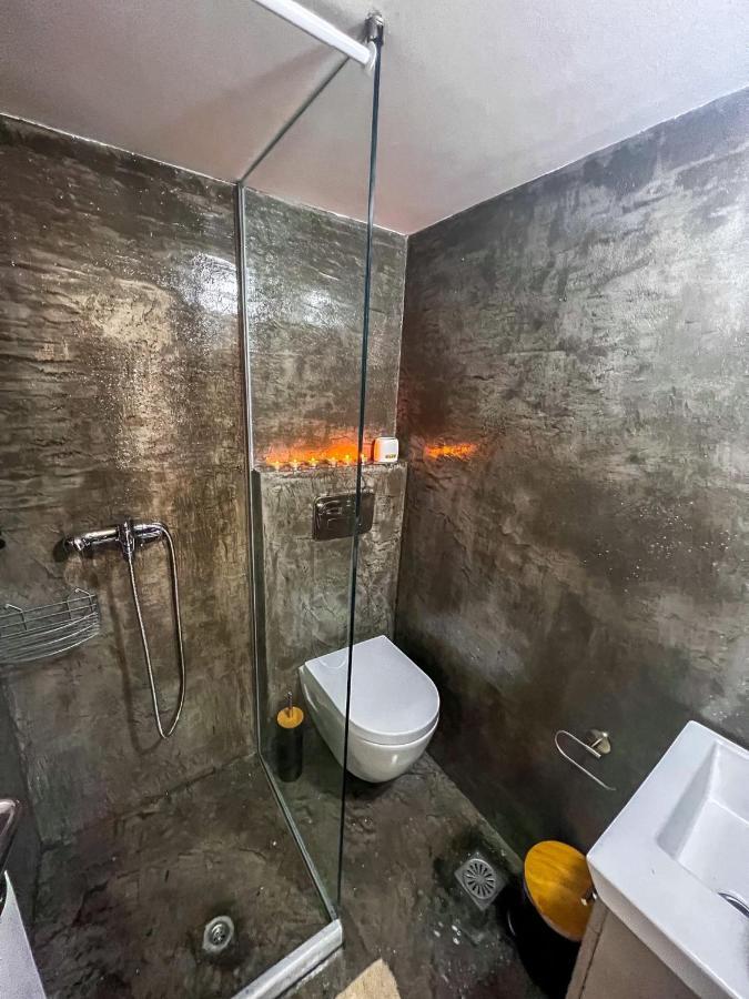 Theo Apartments 1 阿特米达 外观 照片